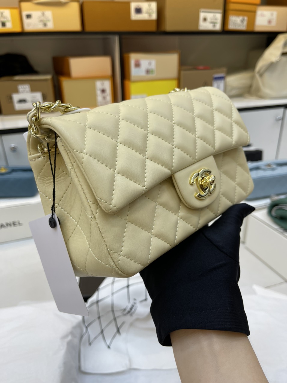 Túi xách Chanel Super Flap Bag Màu  Kem Khóa Bạc Size 20cm